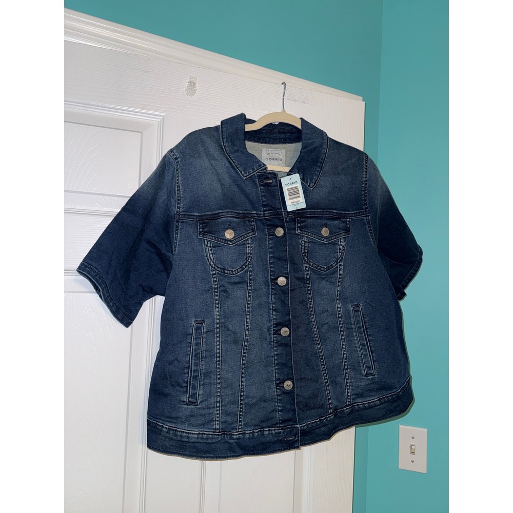 Torrid Short Sleeve Denim Jacket Dark Wash Blue Button Front Plus Size 2 2X